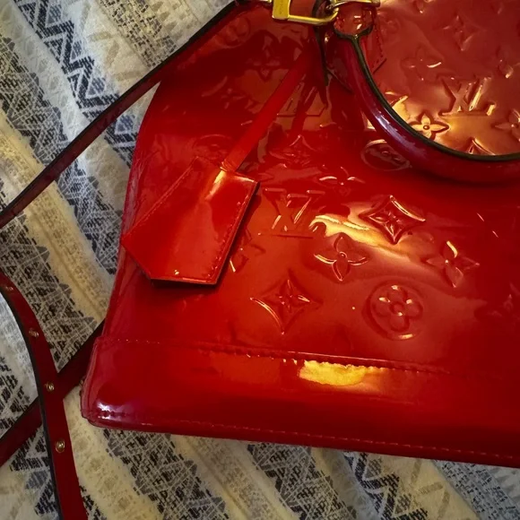 LV Monogram Vernis Alma PM excellent like new condition. - Picture 6 of 16